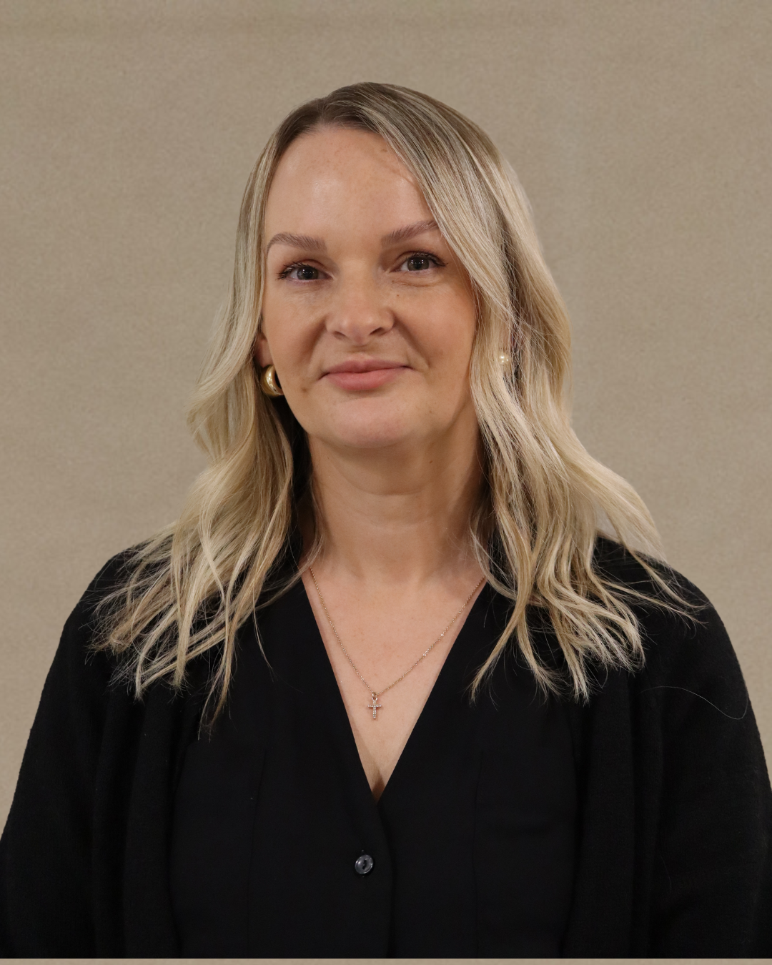 Jill Carson, Lead Earwax Removal Clinician at Audiocare, performing microsuction earwax removal.